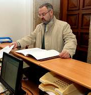 Gómez, no momento de rexistrar a súa candidatura no Reitorado