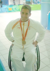 Cimadevila coa súa medalla